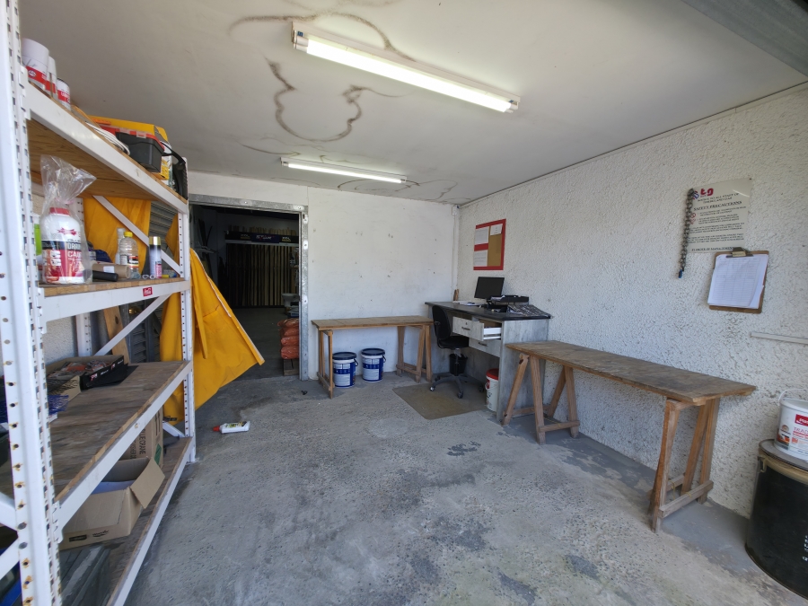Commercial Property for Sale in Vincent Eastern Cape
